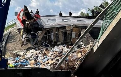 «Украина не смогла бы атаковать аэродромы РФ без спутниковой связи США»: чем Вашингтон делится с Киевом?