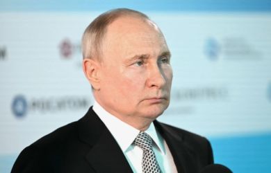 Путин и средний палец всему миру. Кого раскритиковал российский лидер? Главное к утру 