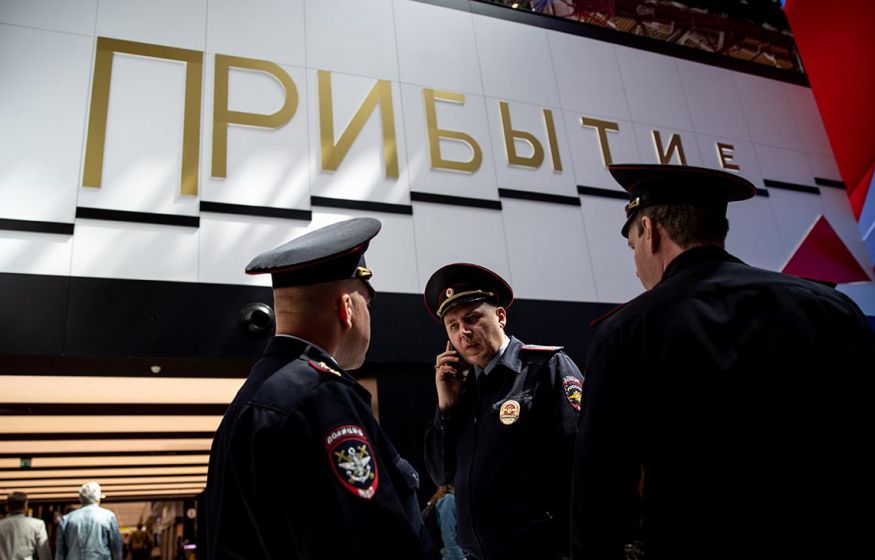 «Начались массовые проверки украинцев, прибывших в Россию. Впервые за все время СВО»: INSIDER BLACK