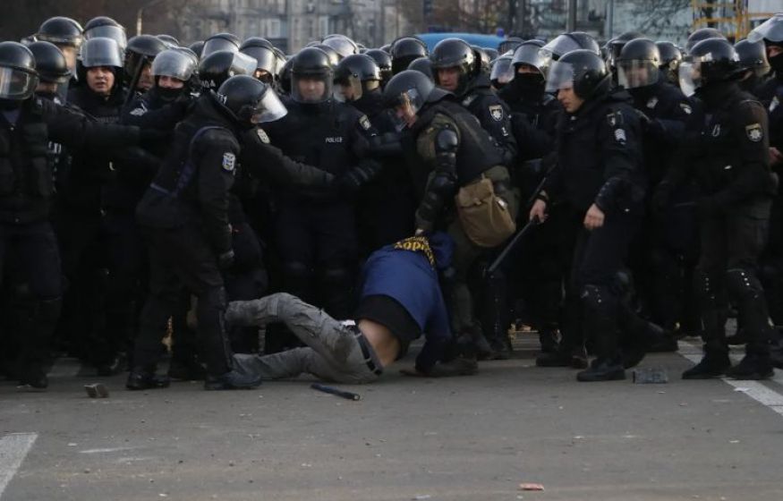 Поддержка президента падает. В Минобороны требуют мобилизации. Массового бунта уже не избежать