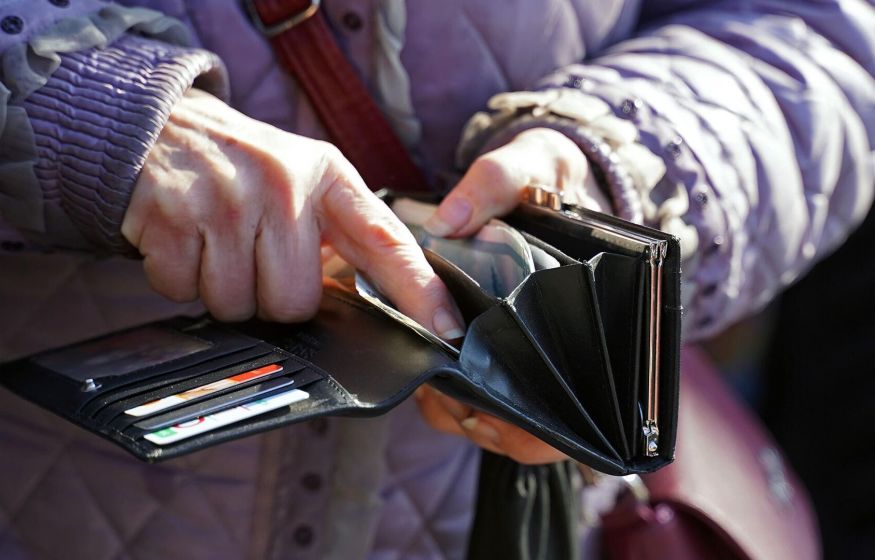 Карты будут блокировать даже за легальные мелкие поступления и переводы от разных людей Карты будут блокировать даже за легальные мелкие поступления и переводы от разных людей
