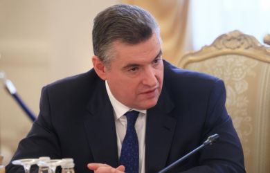 «С такими ценами и врагов не надо. Волосы дыбом. Не дадим украсть у РФ будущее!»: в ГД пишут о делении общества на касты