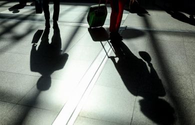 Чиновники ищут лазейки скрыть отдых за границей в период СВО. Боятся гнева россиян