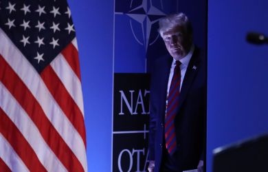«НАТО распадется в …. году из-за Трампа»: прогноз Bloomberg