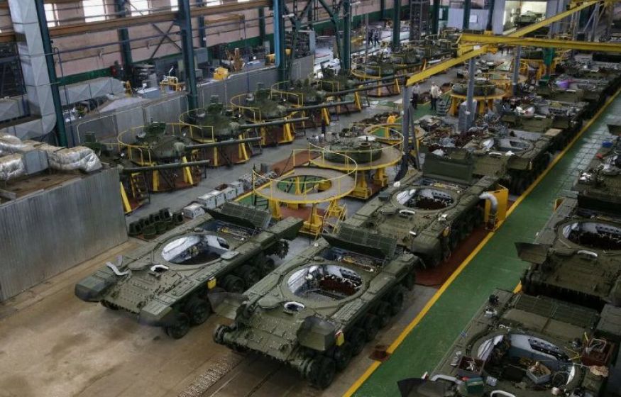 Скандалы в ВПК. Конец эпохи Сечина. Российский флот у Ла-Манша. Загадочный спецборт в Нью-Йорке: главное к утру Скандалы в ВПК. Конец эпохи Сечина. Российский флот у Ла-Манша. Загадочный спецборт в Нью-Йорке: главное к утру