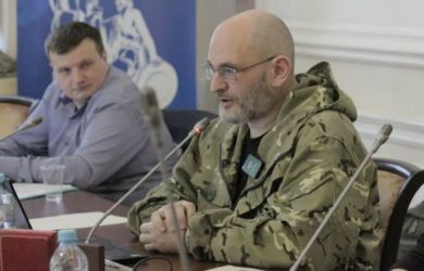 «Государству — кирдец. Оно не участвует в идущей войне»: хирург с Донбасса впал в отчаяние   