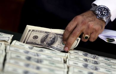 Олигархи готовятся к массовому выводу денег из России: возможность появилась, санкции ослабли