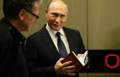 Россия была на грани революции совсем недавно? Биограф Путина раскрыл шокирующие детали 