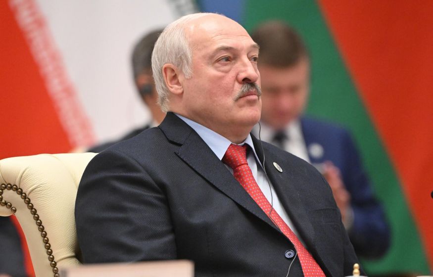 «Мы, потеряв свои традиции, принципы, нравы, развалили великую страну. Нужно объединяться»: Лукашенко