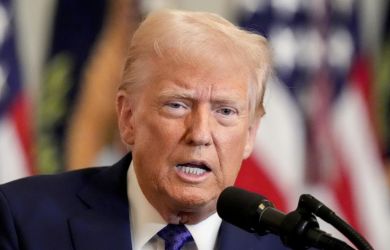 Зеленский аплодирует. Трамп угрожает России и приказал вооружать Украину: журналисты. Куда полетят ракеты ВС РФ?