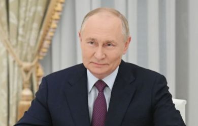 «Не намерен слушать басни. Мне нужны успехи на поле боя»: Путин жёстко сигнализирует элитам  