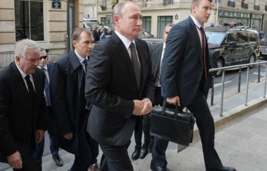 Путин отказался от мер личной безопасности? «Идиотские ограничения, народ недоволен» 