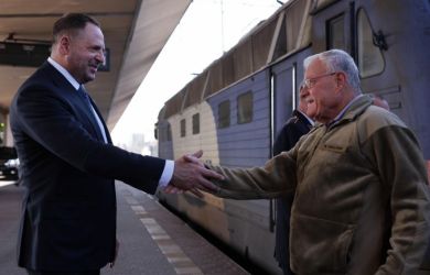 Келлог улетел из Киева. Украинцы сетуют: атаки возобновятся?