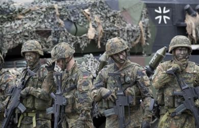 «Будем стрелять!»: Армия Германии стоит на границе. Устрашающая угроза России  