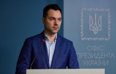 «Вместо Зеленского, который уйдет в 26-м – 27-м, придут фашисты. Будет как в Сирии»: прогноз Арестовича* по диктатуре
