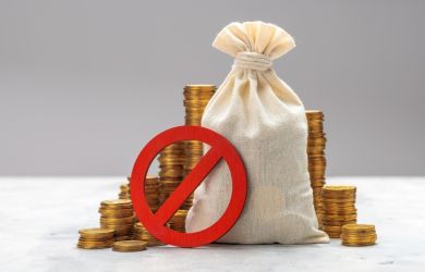 Банки начали лишать россиян доступа к их деньгам: уважительных причин нет