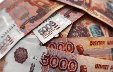 Россияне стали получать по 100 тыс. рублей. Эксперты подсчитали среднюю зарплату