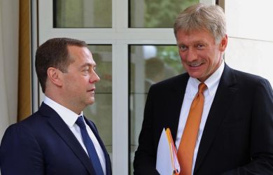Перепалка Трампа и Медведева дошла до Кремля: «политику определяет один человек». Песков ответил за Медведева США