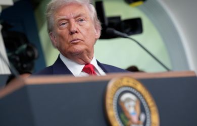 Трамп оставил короткое сообщение перед вылетом на встречу с Путиным