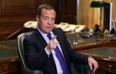 Вслед за Трампом: Медведев разозлил ЕС. Хватило всего одной шутки: Британия рвет и мечет
