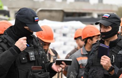 «Гнать их надо отсюда, просто гнать. Перебьетесь, домой!»: Миронов об угрозе безопасности РФ. «Мы третья нация в стране»