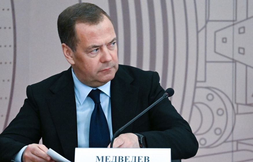 «Что, сынку, помогли тебе твои ляхи? Я тебя породил…»: Медведев предрек Зеленскому опасность, упомянув Тараса Бульбу «Что, сынку, помогли тебе твои ляхи? Я тебя породил…»: Медведев предрек Зеленскому опасность, упомянув Тараса Бульбу