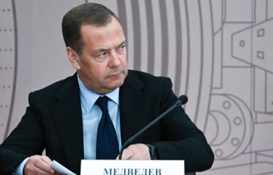«Что, сынку, помогли тебе твои ляхи? Я тебя породил…»: Медведев предрек Зеленскому опасность, упомянув Тараса Бульбу