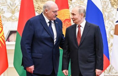 Путин такого не ожидал. Лукашенко привёз в Кремль четыре мешка. Что было внутри?