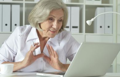 Как пенсионерам зарабатывать без потери льгот? Законный способ