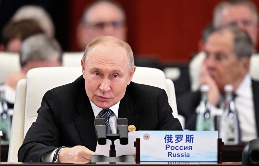 «Либо мы вам голову отвернем, либо вы нам»: Путин раскрыл жесткие детали о мире с Киевом «Либо мы вам голову отвернем, либо вы нам»: Путин раскрыл жесткие детали о мире с Киевом
