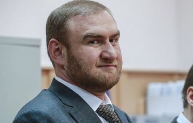 Осуждённый пожизненно депутат рвется на СВО. Подробности