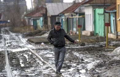 Жизнь на грани: как справиться с бедностью в России?