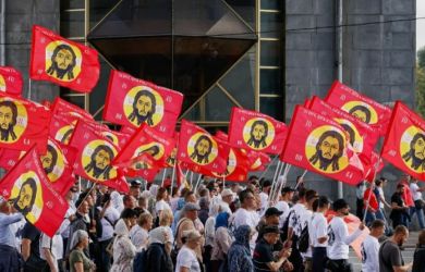 Диаспоры и лоббисты мигрантов в бешенстве. Давление на Кремль из-за крестных ходов в МСК и СПБ усилилось: Шпион 