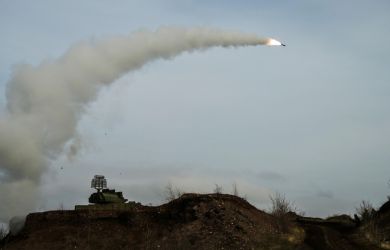 «Армия не готова, города беззащитны»: президент опасается военного переворота?