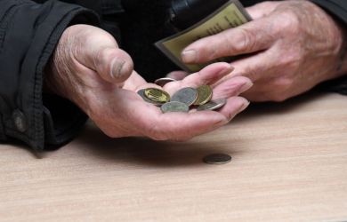 «Чиновники забыли про народ. Люди становятся беднее. Власти оторваны от реальной жизни россиян»: ЦГ