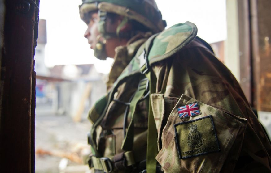 Лондон в панике: Британия срочно призывает десятки тысяч ветеранов, испугавшись «российской угрозы»