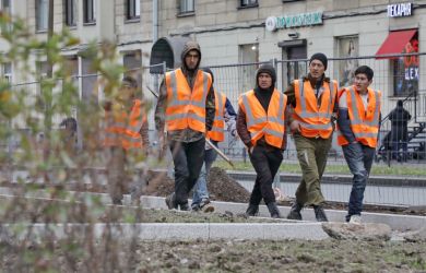 Мигранты массово увольняются: причины
