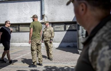 «Цена жизни — 10 000 евро»: в украинских пабликах появился «прейскурант» на выкуп из призывных комиссий