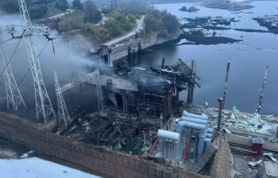 Расплата пришла быстро. Бункер Зеленского и Банковая погрузились во тьму. Выбито 70 процентов ГЭС: АиФ