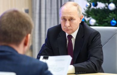 Путин сможет блокировать гражданам определенные финансовые операции: поправки к закону