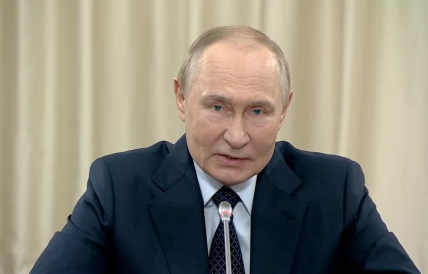 «Нельзя замещать население мигрантами. Бесконтрольная миграция — не путь России»: Путин