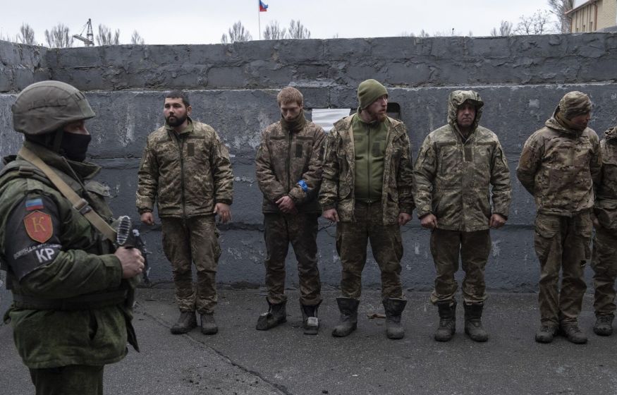 «Заберём любого»: Киев вербует журналистов на блокпостах