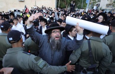 Молитвы на улицах Иерусалима: масштабный протест верующих против воинской повинности