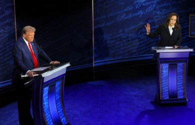 «Да вы, ***, издеваетесь?! Он хочет построить бальный зал для своих богатых друзей во время шатдауна?»: Харрис о Трампе