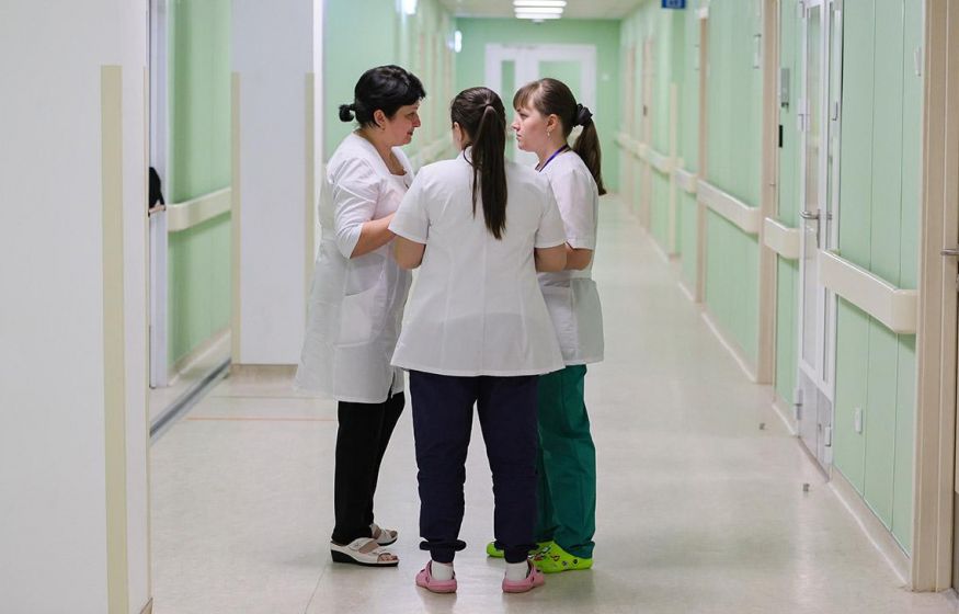 «Без этого законопроект не решит кадровую проблему»: регионы призвали обеспечивать молодых врачей жильем и ввести доплат «Без этого законопроект не решит кадровую проблему»: регионы призвали обеспечивать молодых врачей жильем и ввести доплат