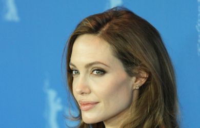 Охранника Джоли в Херсоне едва не призвали в армию — кто теперь защищает голливудскую звезду? 