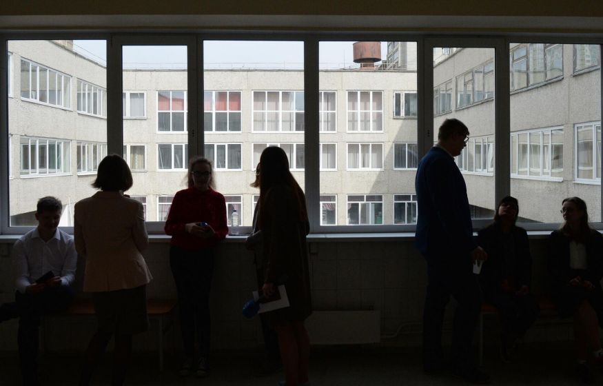 «Мы все проиграли. Суд унизил учителя физики»: Колясников