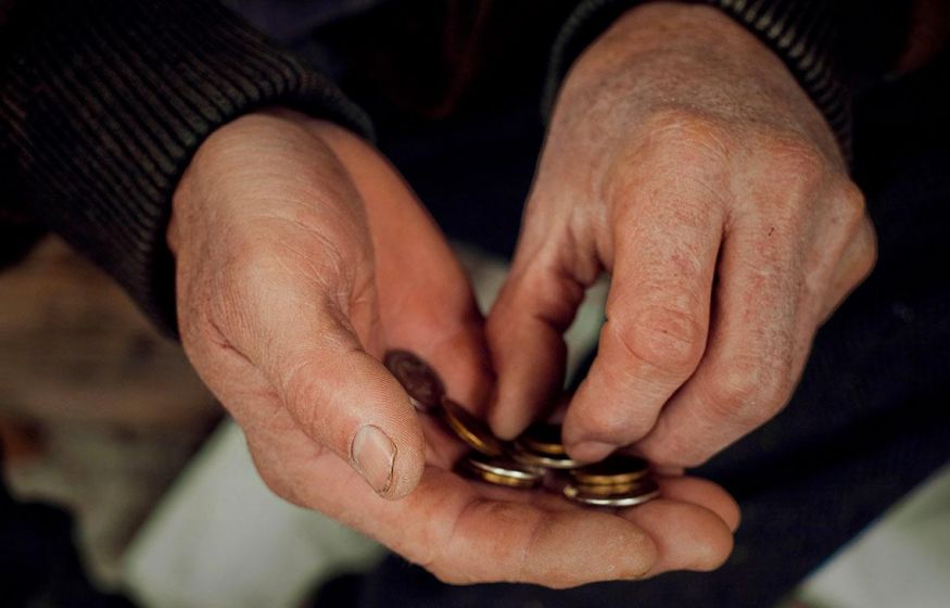 «Опомнитесь, господа чиновники! Зачем вынуждаете людей биться за копейки?»: в Госдуме резко осудили власти