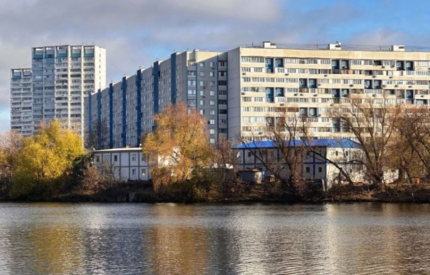 «Хотят убить рынок "вторички"»: покупателей оставляют без жилья и денег, в то время как мошенники обманывают пожилых 