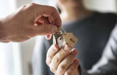 Россиянам хотят выдавать бесплатное жилье по факту рождения